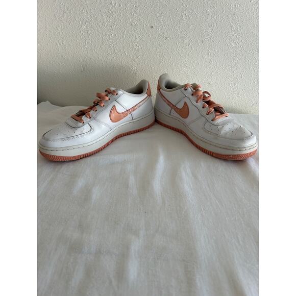 Nike Air Force 1 LV8 GS 'White Light Madder Root Aura' DM0985-100 size 7 Y 8.5 W - Picture 2 of 8